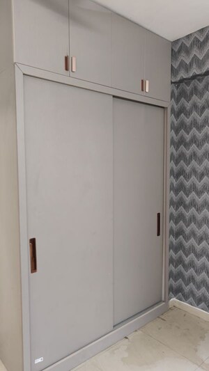 Room in 3 BHK Apartment at Conscient Habitat 102, Sector 102 – for Rent