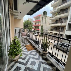 Balcony in 1 RK Builder Floor at Sector 51 – for Rent