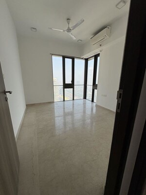Room in 3 BHK Apartment at Lodha The Park, Worli – for Sale