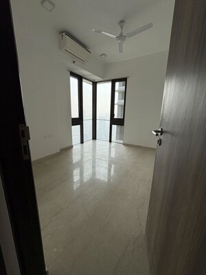 Room in 3 BHK Apartment at Lodha The Park, Worli – for Sale