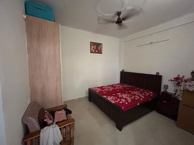 Bedroom, green fields colony 3 Bedroom 1800 Sq.Ft. Builder Floor In Green Fields Colony Faridabad 10651361