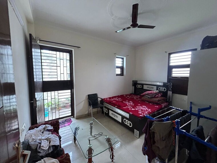 Bedroom, green fields colony 3 Bedroom 1800 Sq.Ft. Builder Floor In Green Fields Colony Faridabad 10651361