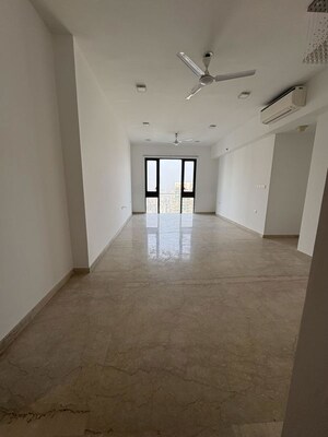 Room in 3 BHK Apartment at Lodha The Park, Worli – for Sale