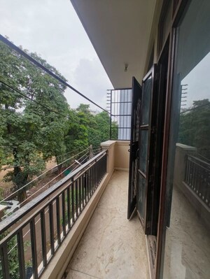 Balcony in 1 BHK Builder Floor at Sector 55 – for Rent