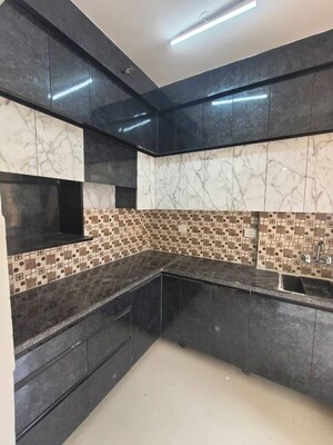 Kitchen in 4 BHK Villa at Sindhuja Greens, Sector 10 Greater Noida – for Rent