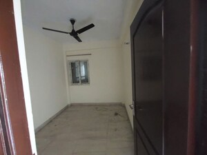 Bathroom in 2.5 BHK Apartment at Saviour Park, Mohan Nagar – for Rent