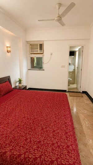 Room in 2 BHK Apartment at Hiranandani Meadows, Manpada – for Rent