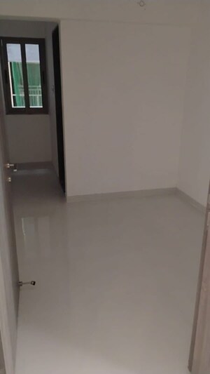 Room in  Plot at Magarpatta City Iris, Hadapsar – for Rent