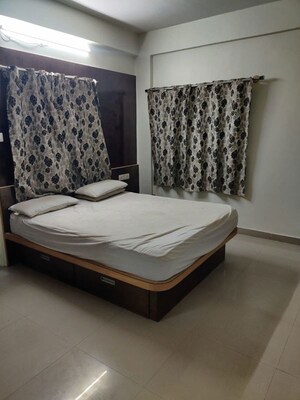 Bedroom in 2 BHK Apartment at Nri Layout – for Rent