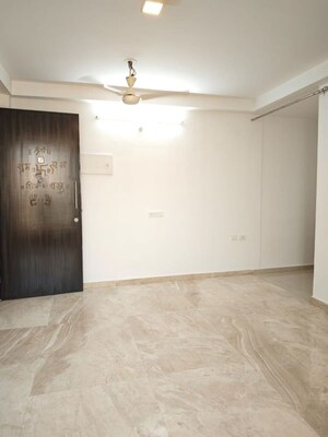 Room in 2 BHK Apartment at Hiranandani Estate, Ghodbunder Road – for Rent