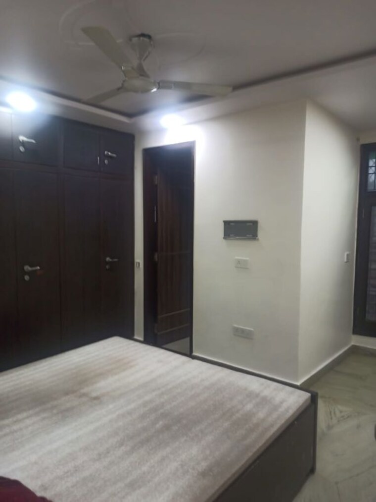 Room, lajpat nagar i 1 Bedroom 900 Sq.Ft. Builder Floor In Lajpat Nagar I Delhi 10651505