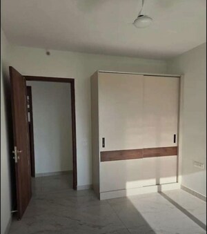 Room in 3 BHK Apartment at Malwa Escon Primera, International Airport Road – for Rent