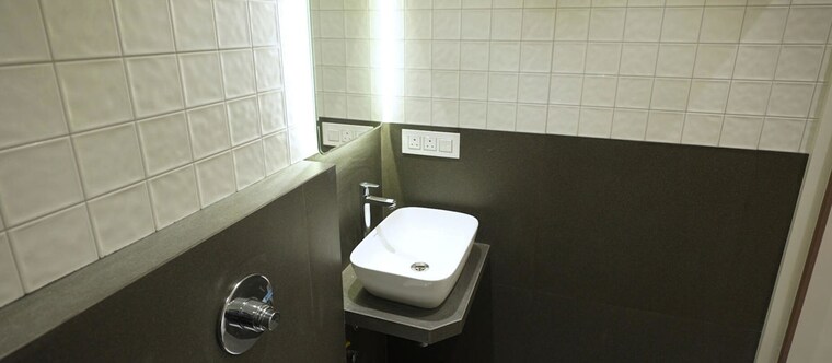 Bathroom, sanghvi-s3-epitome 2 Bedroom 587 Sq.Ft. Apartment In Lower Parel Mumbai 10651525
