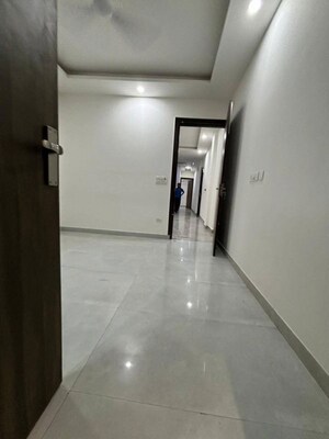 Room in 2 BHK Builder Floor at Saket – for Rent