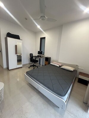 Room in 2 BHK Apartment at Lodha The Park, Worli – for Sale