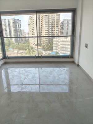 Room in 3 BHK Apartment at Shree Park Altezza, Andheri West – for Rent
