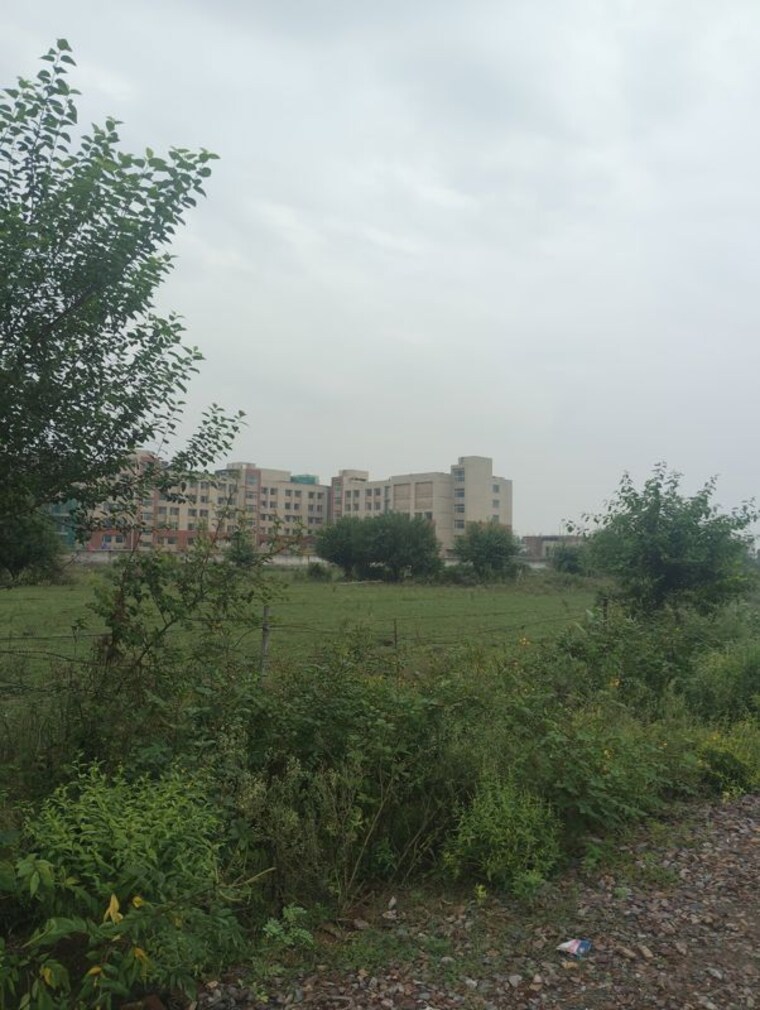undefined, khera choganpur  142 Sq.Mt. Plot In Khera Choganpur Greater Noida 10651550
