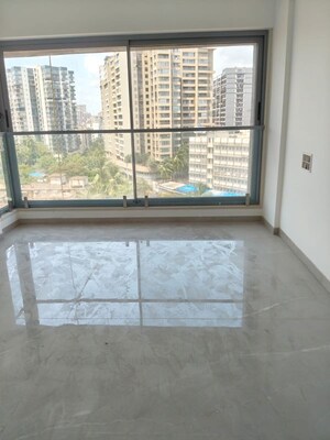 Room in 3 BHK Apartment at Shree Park Altezza, Andheri West – for Sale