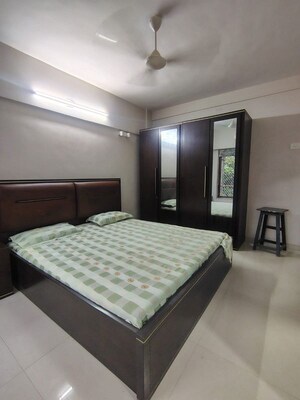 Bedroom in 2 BHK Apartment at Juhu – for Rent
