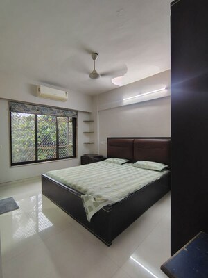 Bedroom in 2 BHK Apartment at Juhu – for Rent