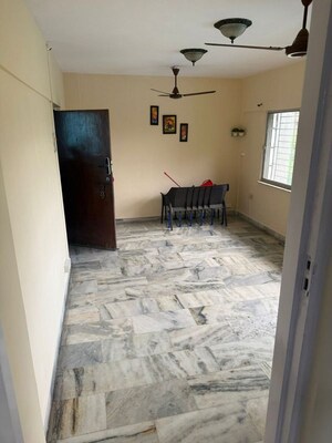 Room in 2 BHK Apartment at Bandra West – for Rent