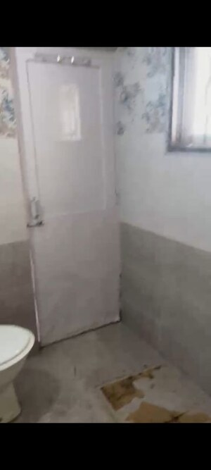 Bathroom in 2 BHK Builder Floor at Sector 37 – for Rent