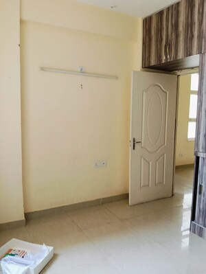 Room in 2 BHK Apartment at Shree Vardhman Mantra, Sector 67 – for Rent