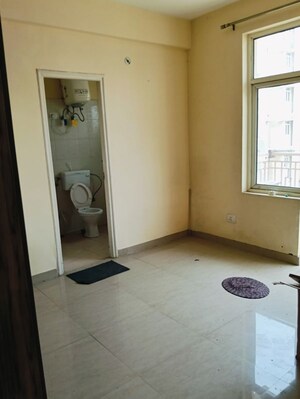 Room in 2 BHK Apartment at Shree Vardhman Mantra, Sector 67 – for Rent
