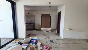 Room in  Apartment at Maktampur – for Sale