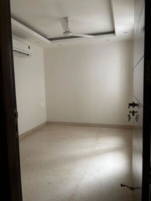Room in 4 BHK Builder Floor at Greater Kailash I – for Rent