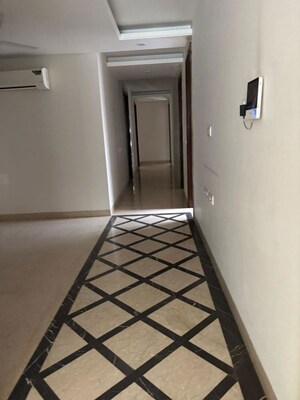Room in 4 BHK Builder Floor at Greater Kailash I – for Rent