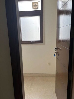 Room in 4 BHK Builder Floor at Greater Kailash I – for Rent