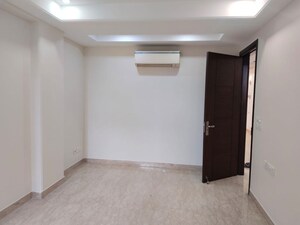 Room in 4 BHK Builder Floor at Greater Kailash I – for Rent