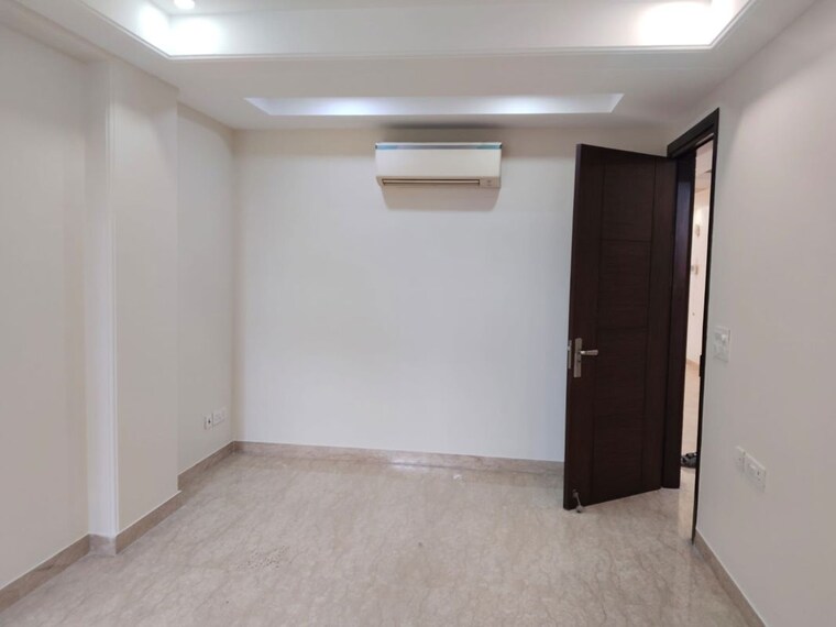 Room, greater kailash i 4 Bedroom 2500 Sq.Ft. Builder Floor In Greater Kailash I Delhi 10652389