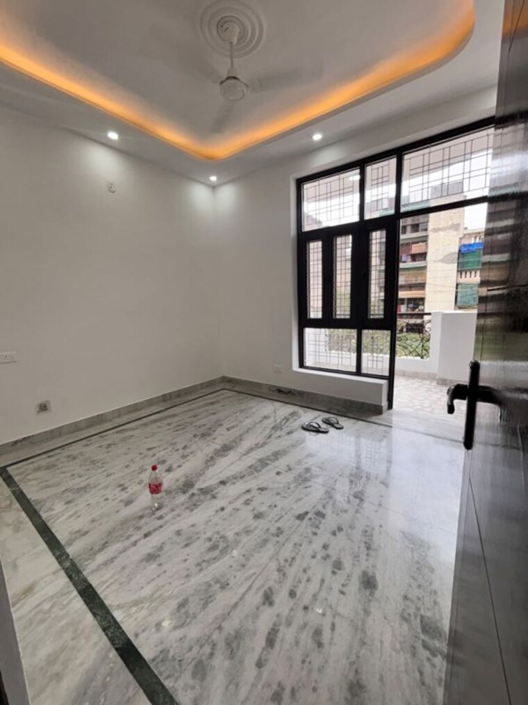 Room, green fields colony 2 Bedroom 100 Sq.Yd. Builder Floor In Green Fields Colony Faridabad 10652403