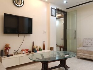 Team Area in 3 BHK Builder Floor at Hemkunt Colony – for Rent