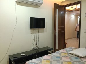 Team Area in 3 BHK Builder Floor at Hemkunt Colony – for Rent