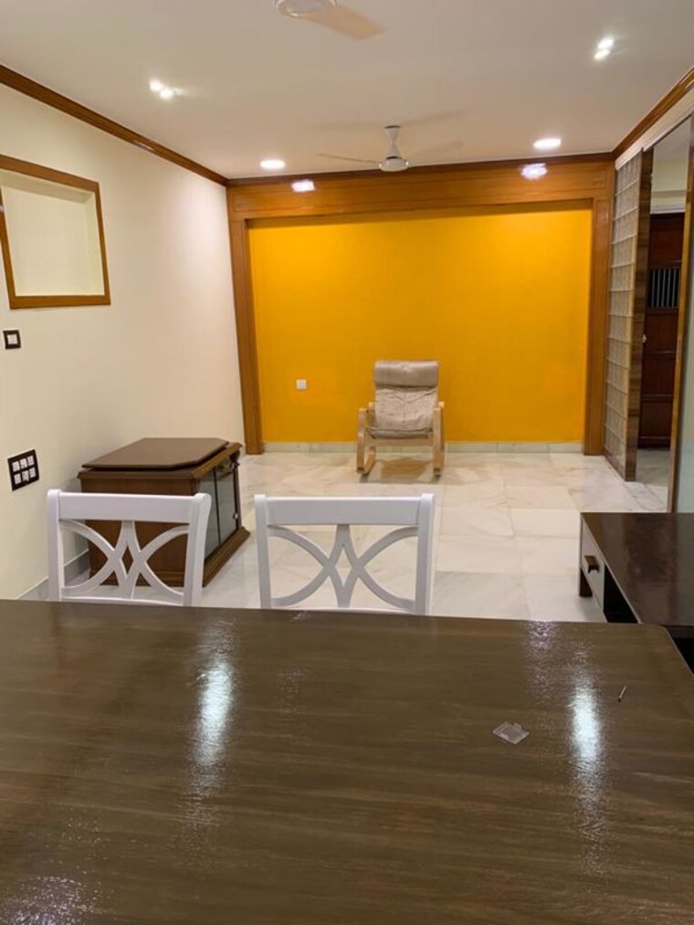 Room, lokhandwala complex 2 Bedroom 1000 Sq.Ft. Apartment In Lokhandwala Complex Mumbai 10652499
