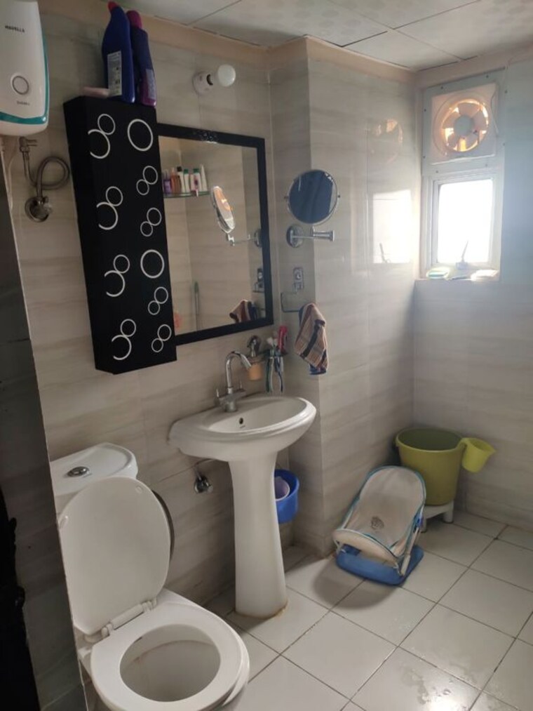 Bathroom, panchsheel-greens 3 Bedroom 1350 Sq.Ft. Apartment In Sector 16 Greater Noida Greater Noida 10652543