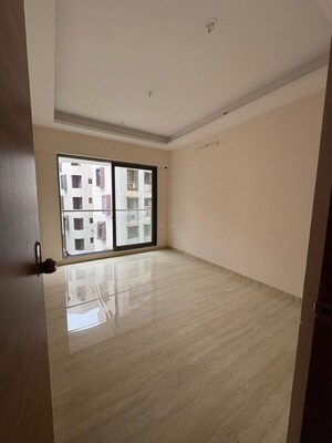 Room in 3 BHK Apartment at Je And Vee Om Trimurti, Malad East – for Sale