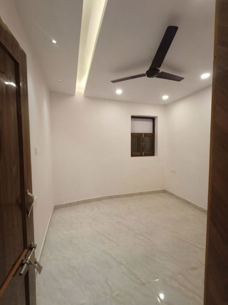 Room, sant nagar 1 Bedroom 650 Sq.Ft. Builder Floor In Sant Nagar Delhi 10652658