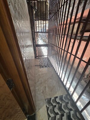 Balcony in 1 RK Builder Floor at Sant Nagar – for Rent