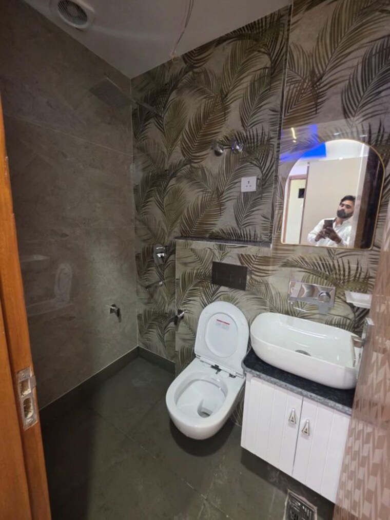 Bathroom, sant nagar 1 RK 460 Sq.Ft. Builder Floor In Sant Nagar Delhi 10652668
