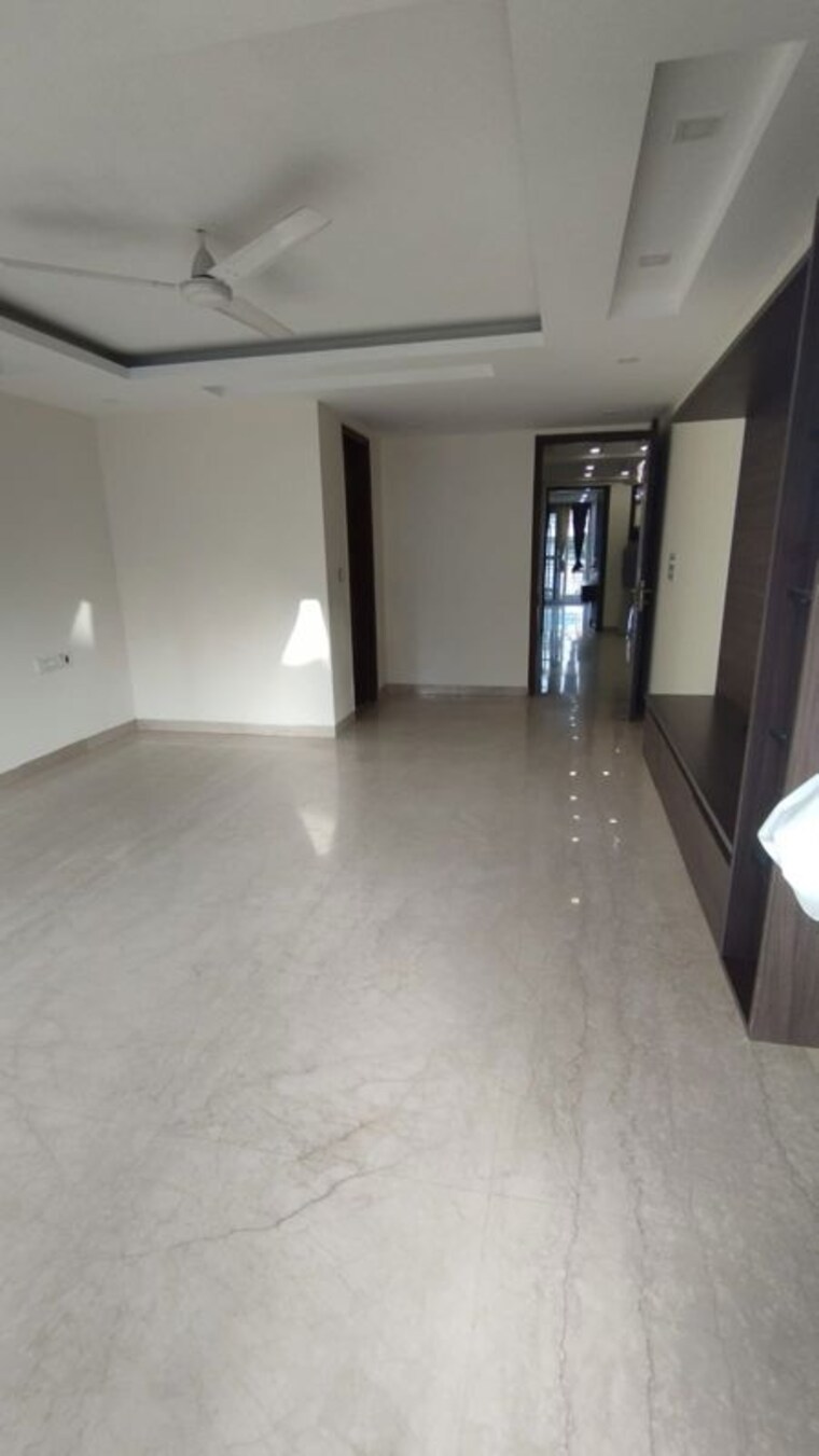 Room, lajpat nagar 4 3 Bedroom 1800 Sq.Ft. Builder Floor In Lajpat Nagar 4 Delhi 10652671