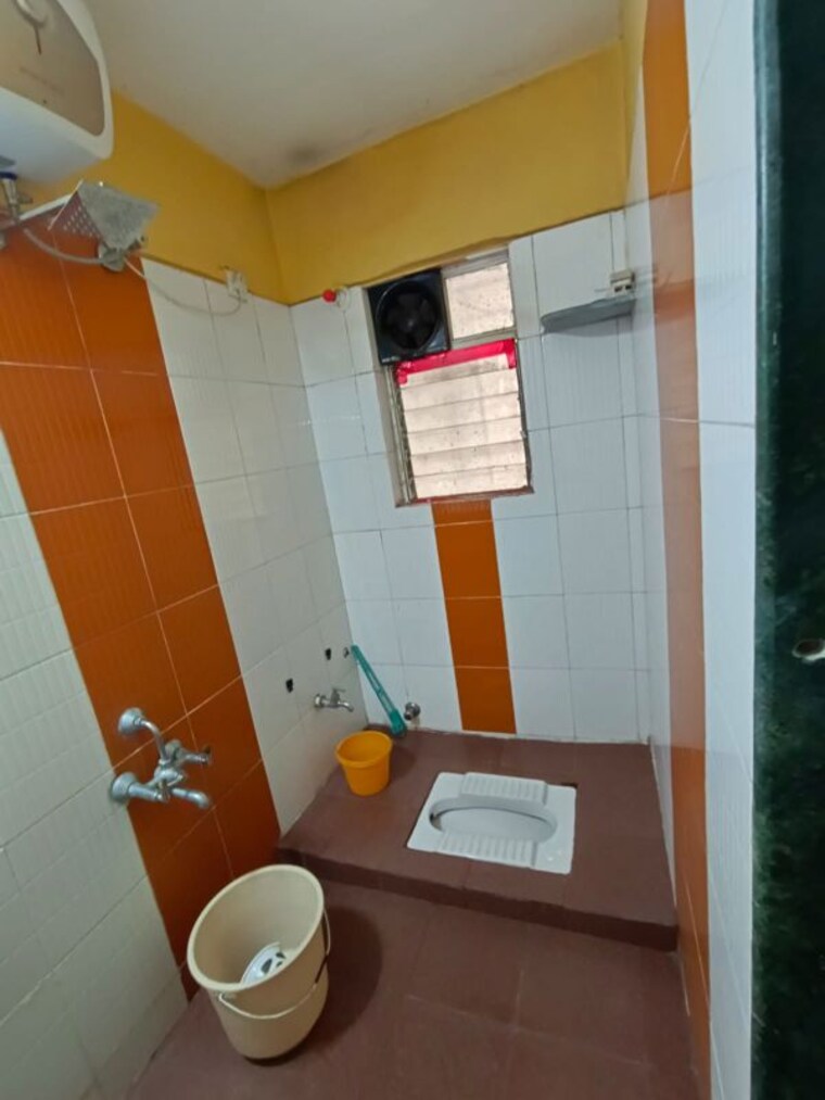 Bathroom, aishwaryam-comfort-gold 2 Bedroom 950 Sq.Ft. Apartment In Akurdi Pune 10652676