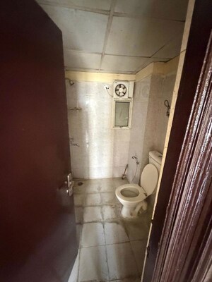 Building Lobby in 2 BHK Apartment at Nirala Greenshire, Sector 2 Greater Noida – for Rent