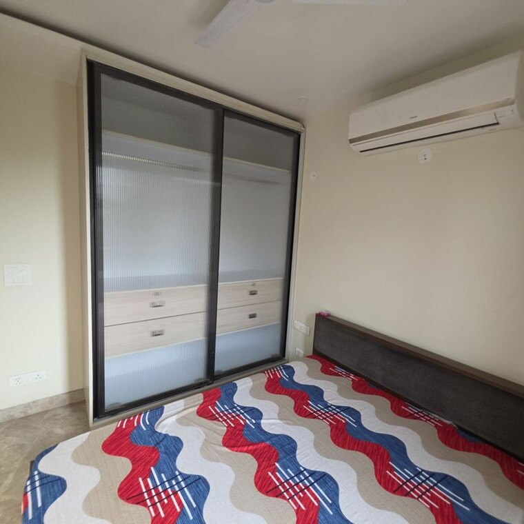 Bedroom, east of kailash 3 Bedroom 208 Sq.Yd. Builder Floor In East Of Kailash Delhi 10652679