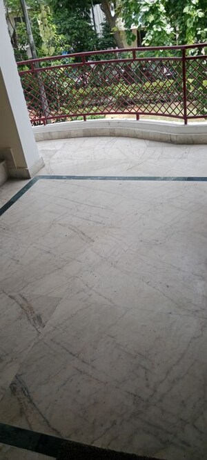  Office Space in IT/SEZ For Sale in East Of Kailash