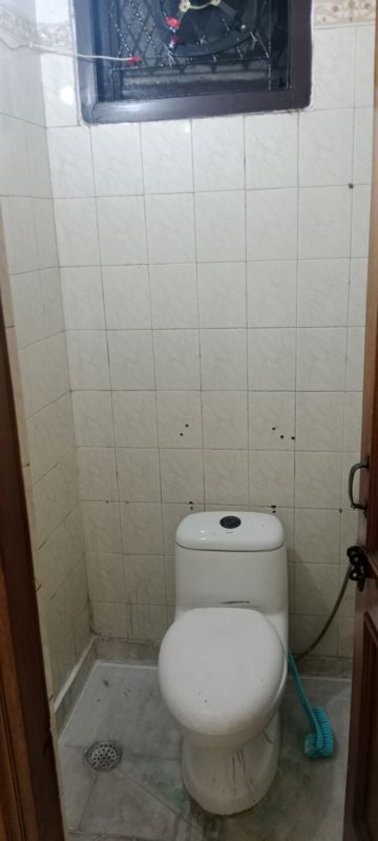 Bathroom, east of kailash Commercial Office Space in IT/SEZ 1800 Sq.Ft. In East Of Kailash Delhi 10652699