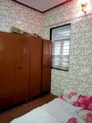 Room in 2 BHK Apartment at Senapati Bapat Marg – for Rent